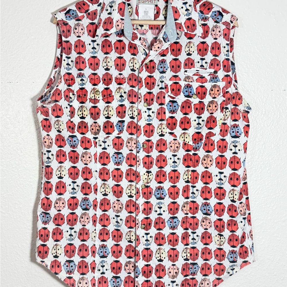 Spirit ladybug, print, sleeveless, button-down shirt, size large - Picture 4 of 8